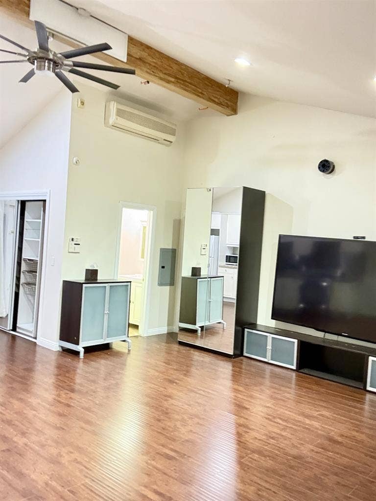 Studio ADUGuestHouse VIEWEstate