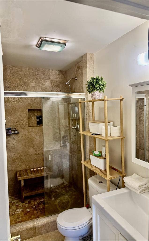 StudioADU Private Entry VIEW Estate