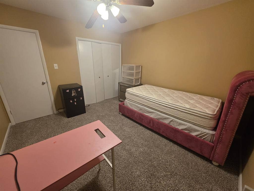 Rento habitación espaciosa