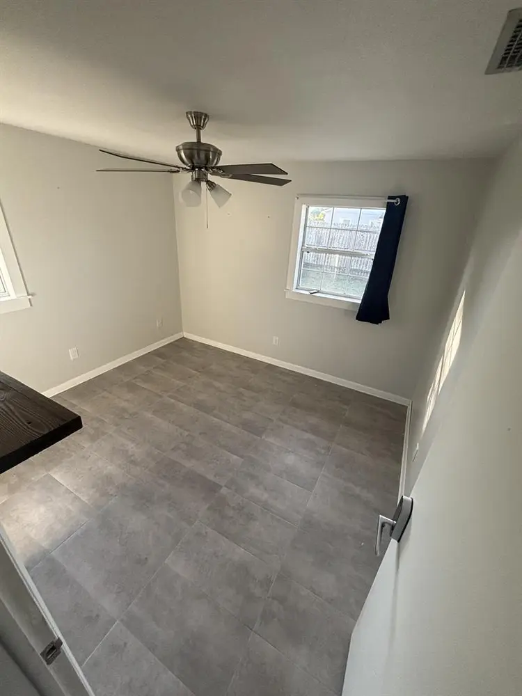 Private room in clean, cozy home