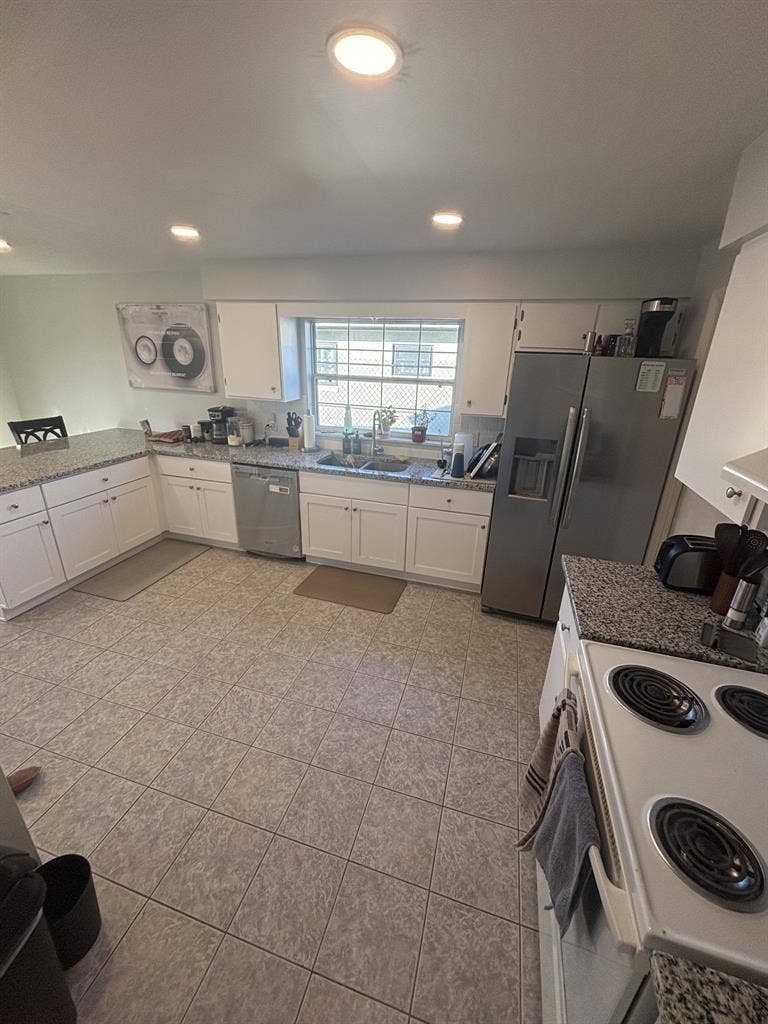 Private room in clean, cozy home