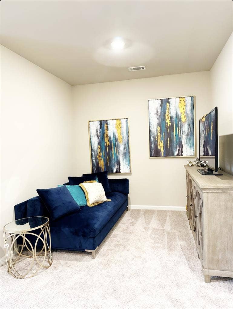 Luxury Townhome - Rooms for Rent