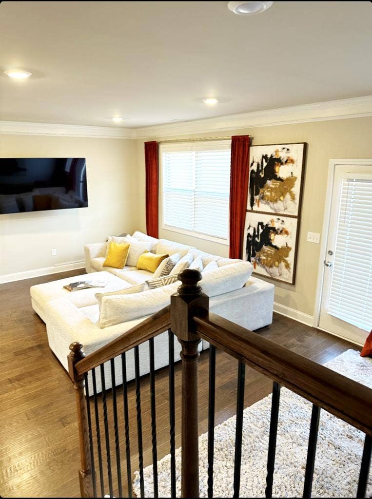 Luxury Townhome - Rooms for Rent