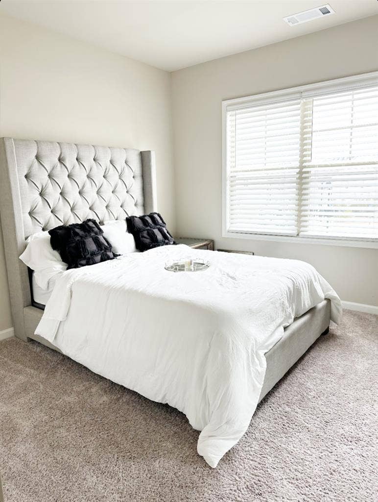 Luxury Townhome - Rooms for Rent