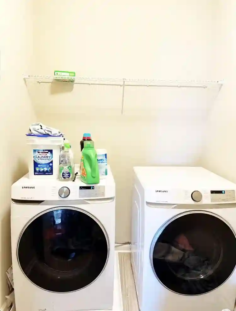 Luxury Townhome - Rooms for Rent