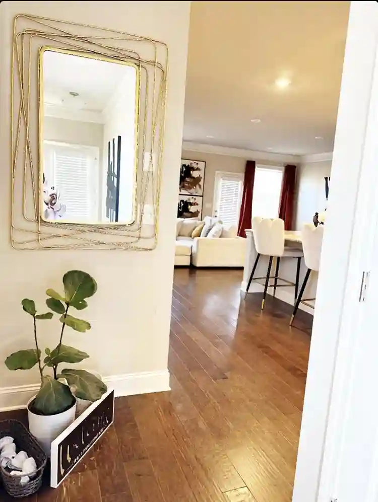 Luxury Townhome - Rooms for Rent