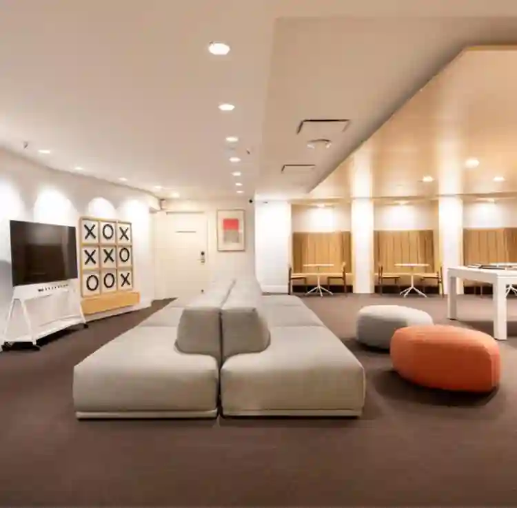 Female only!! MIDTOWN EAST