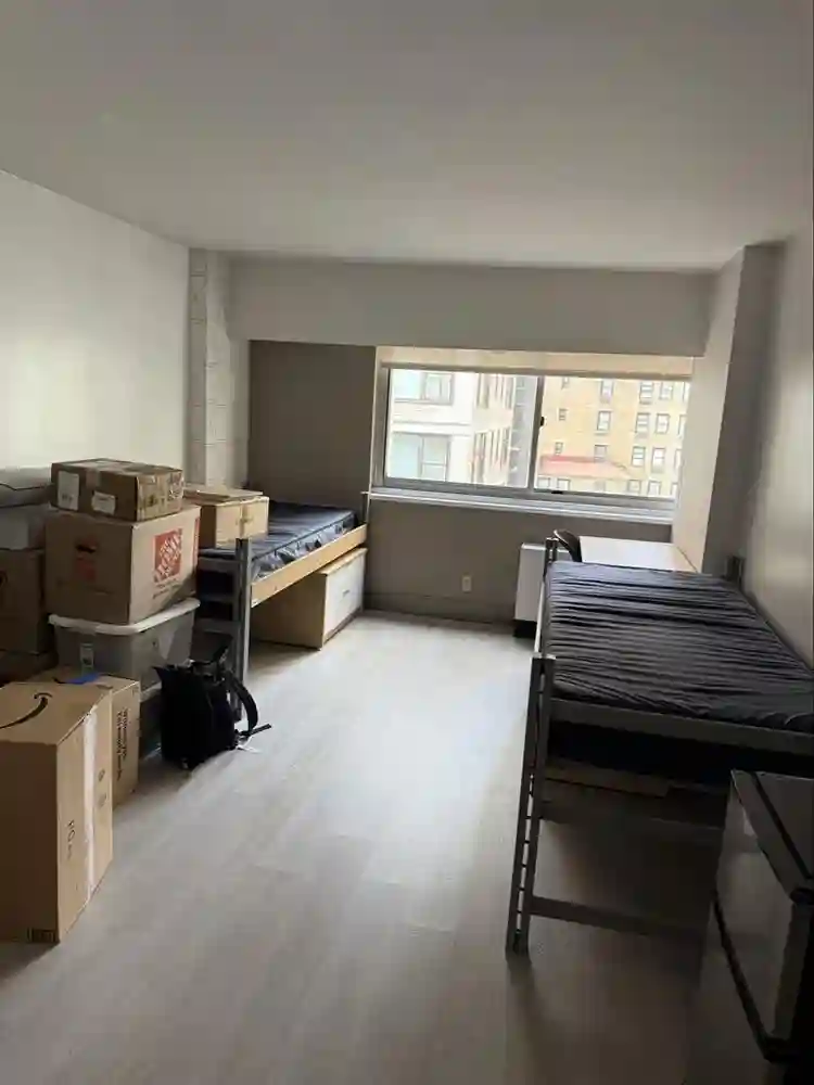 Female only!! MIDTOWN EAST