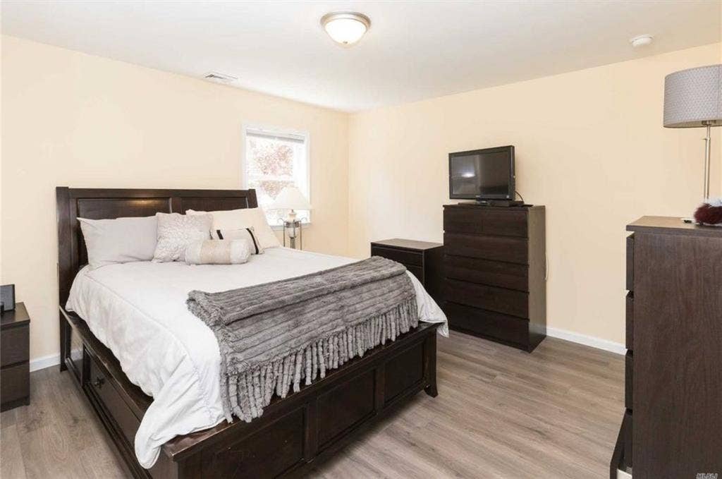 2 Rooms Available For Rent