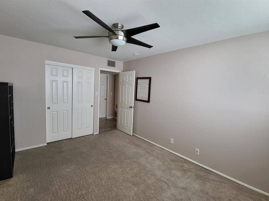 South Scottsdale Room for Female