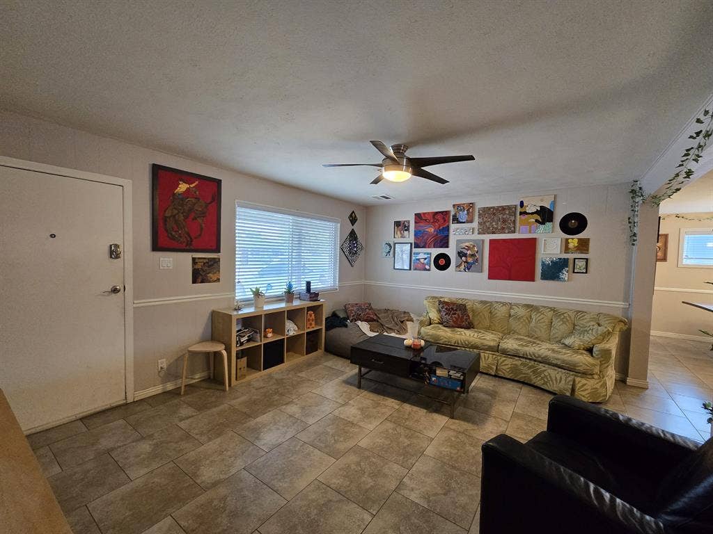 South Scottsdale Room for Female