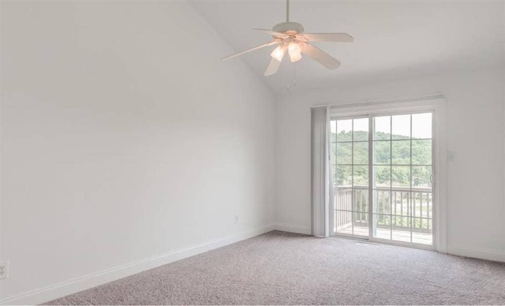 Master room - bathroom and balcony.