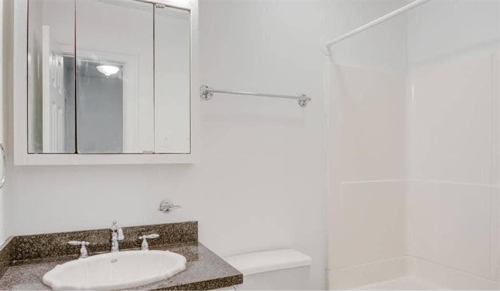 Master room - bathroom and balcony.