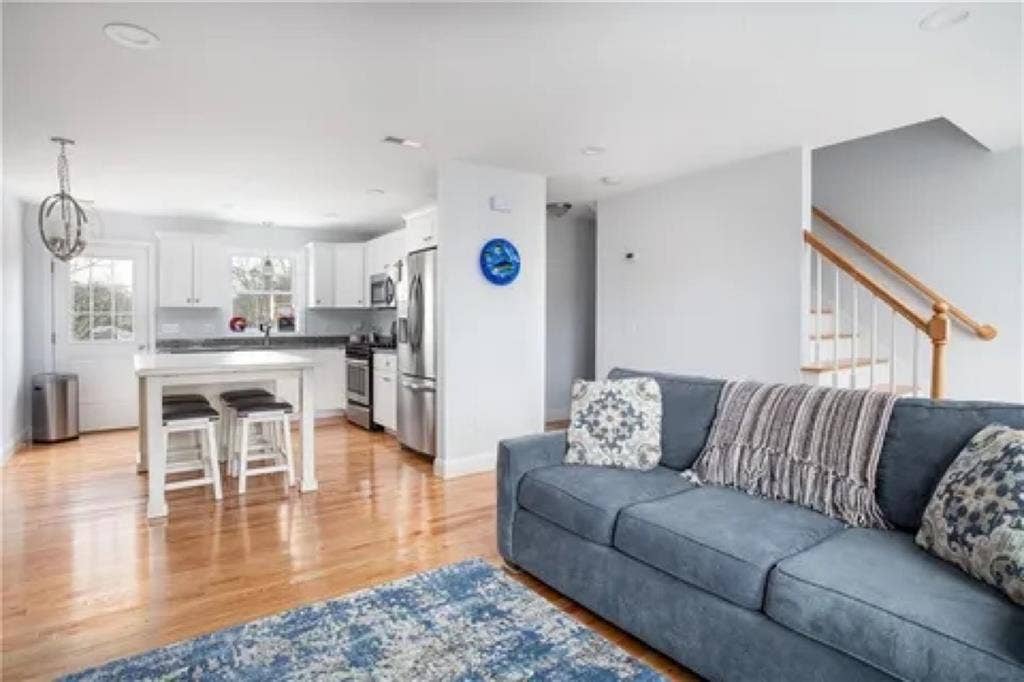 Private Room in Modern Condo -Jan 1