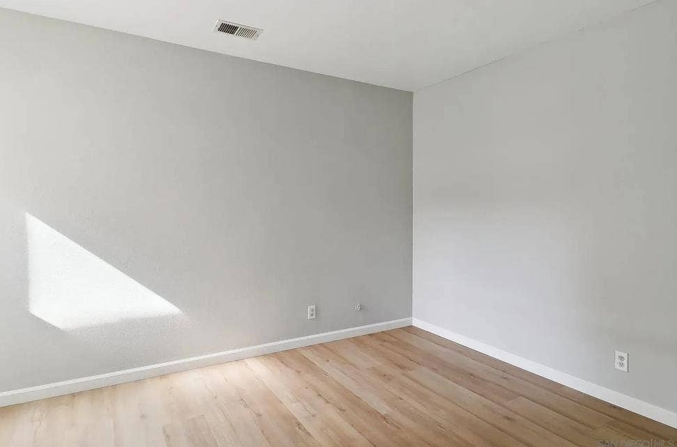 Mira Mesa Room  / San Diego