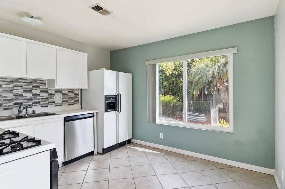 Mira Mesa Room  / San Diego