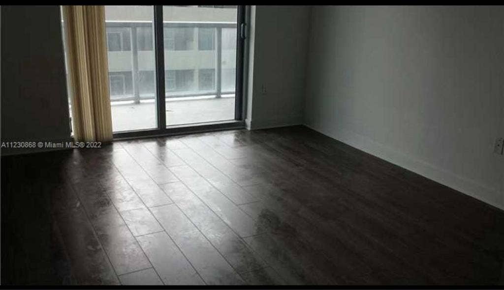 Apartment (BRICKELL-AXIS BLDG)