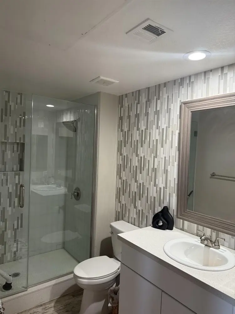 FULLY FURNISHED UTILITIES INCLUDED