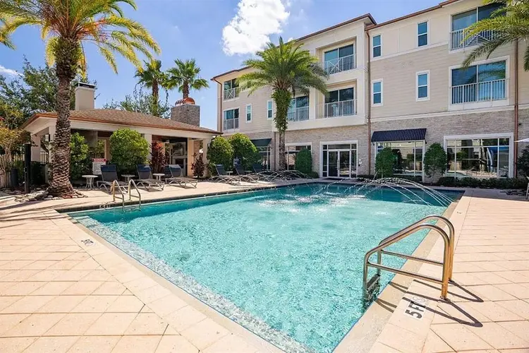 Married couple () - roommate