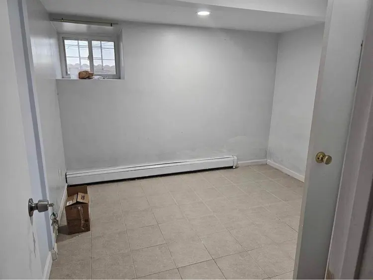 Basement room for female only!