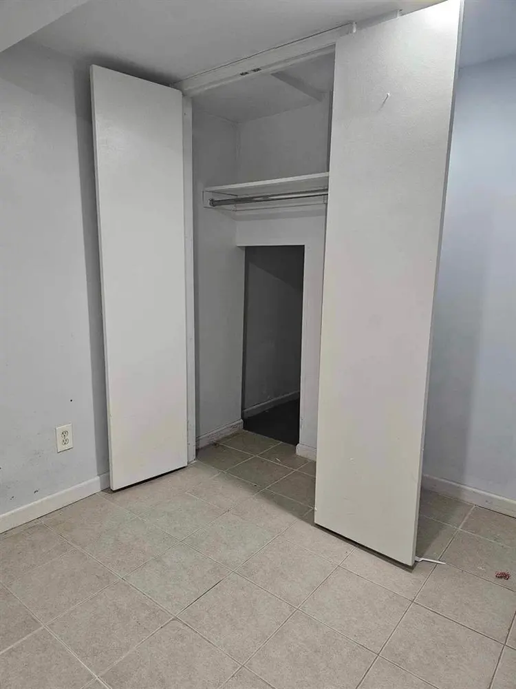 Basement room for female only!