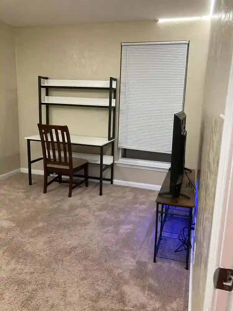 Cute Room right outside of downtown