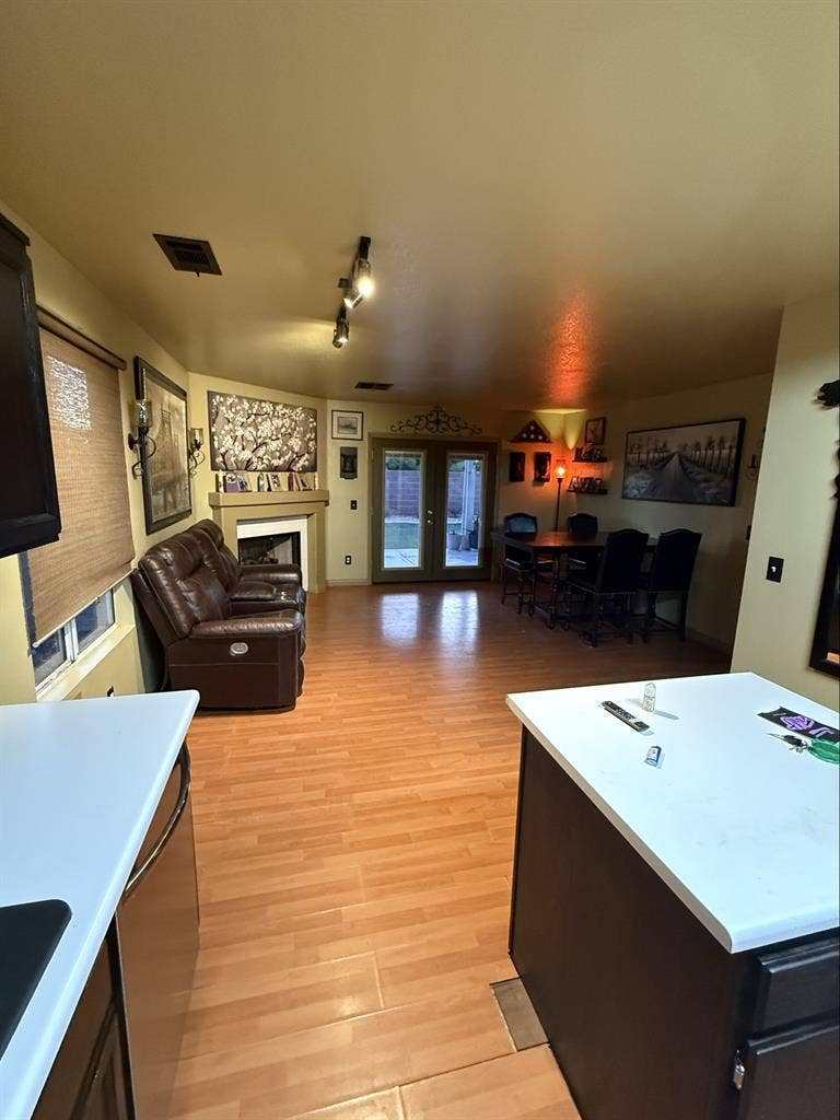 Nice room in 3 bedroom house