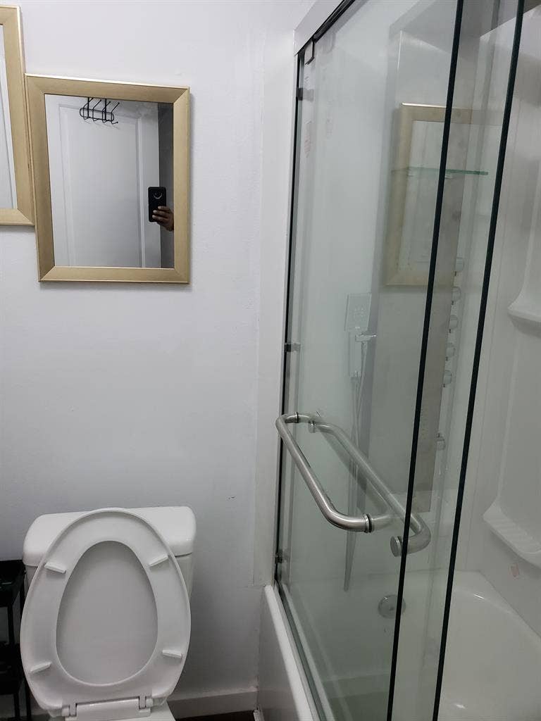 Furnished Bedroom near Airport