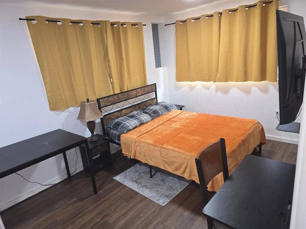 Furnished Bedroom near Airport