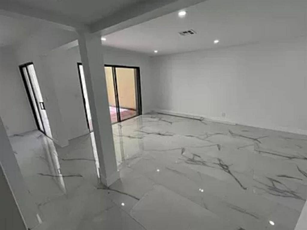 Beautiful 3-bedroom in Boca Del Mar