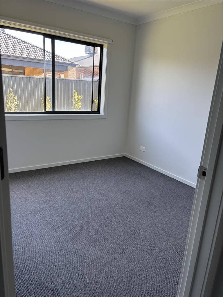 Room available for rent