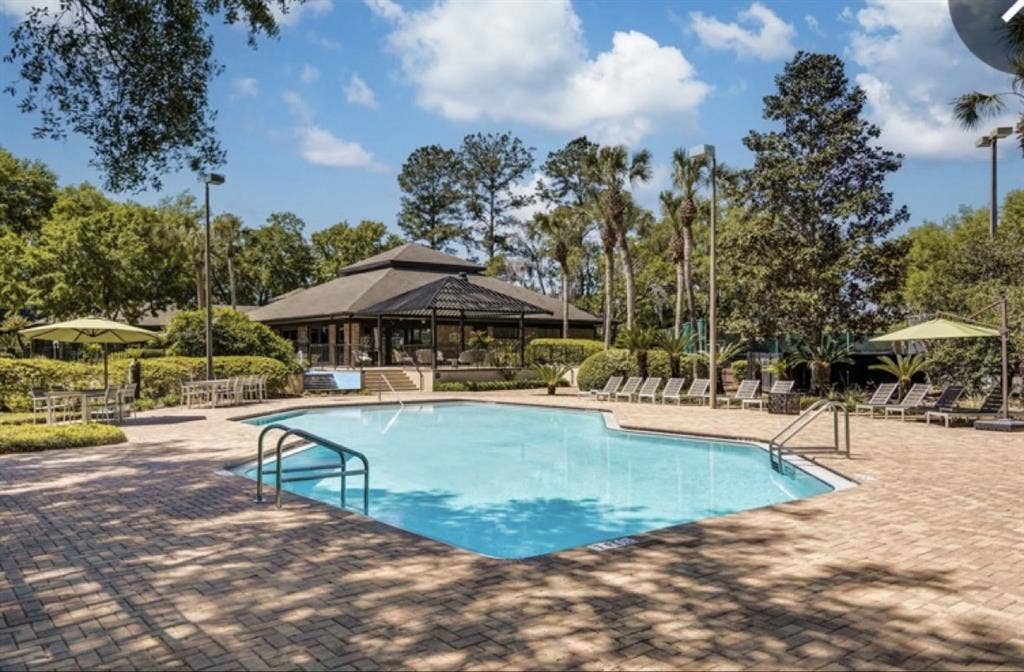 Looking for a roommate