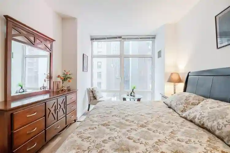 ✨Room w/ Private Bath in Midtown✨