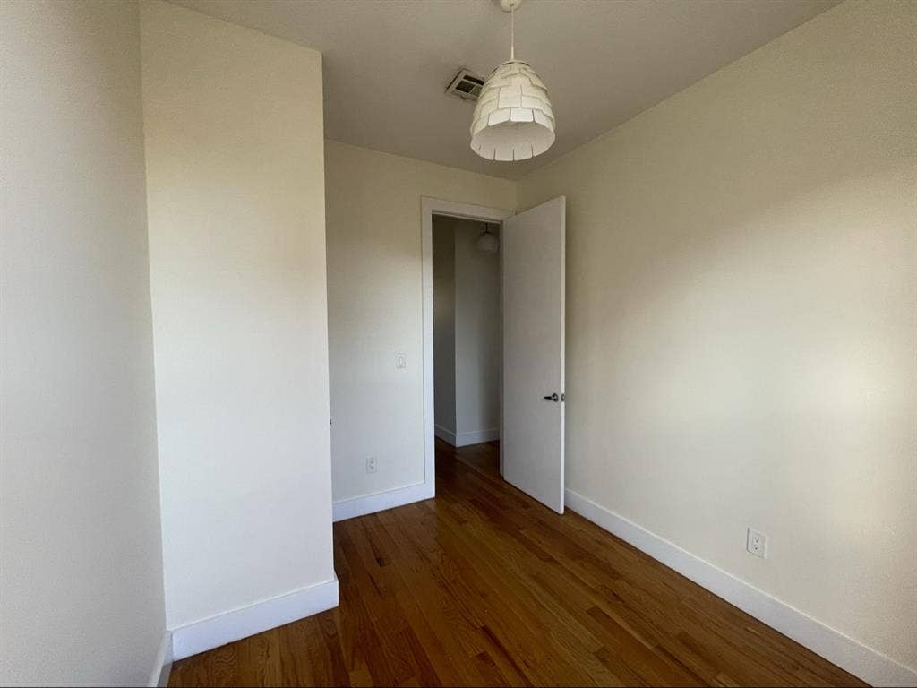 Need one roommate in Bedstuy!!