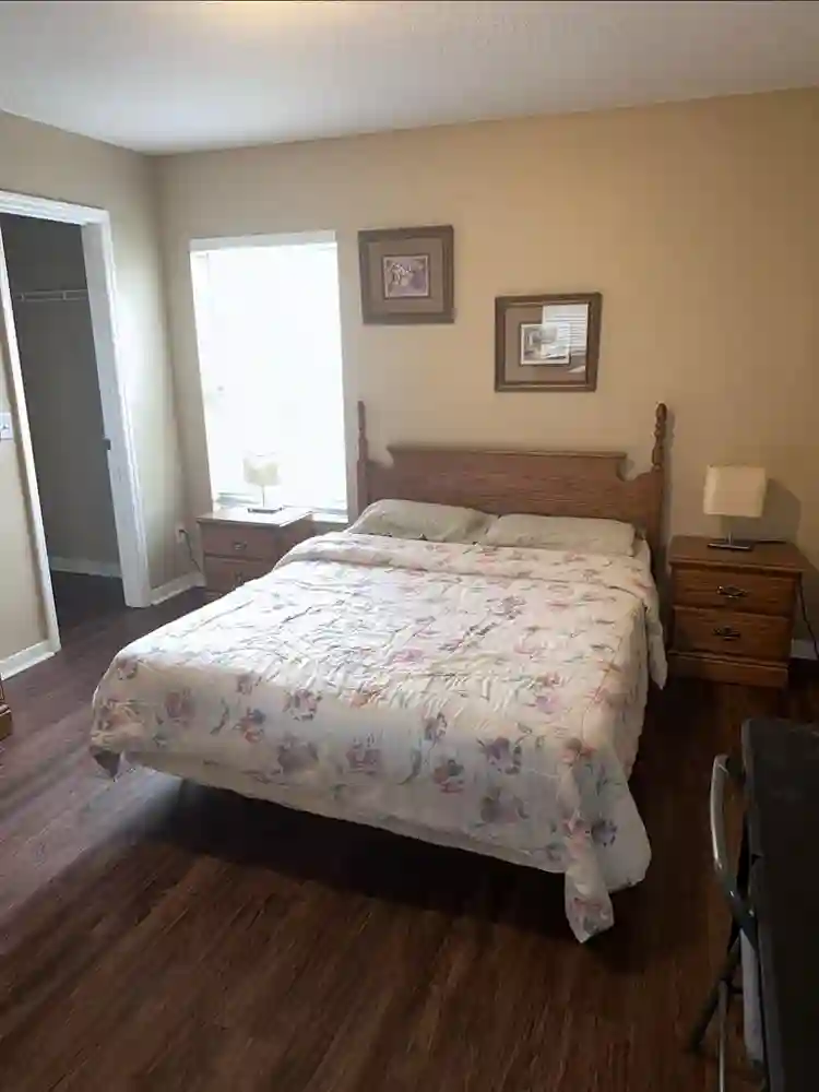 Orlando Area looking for a roommate