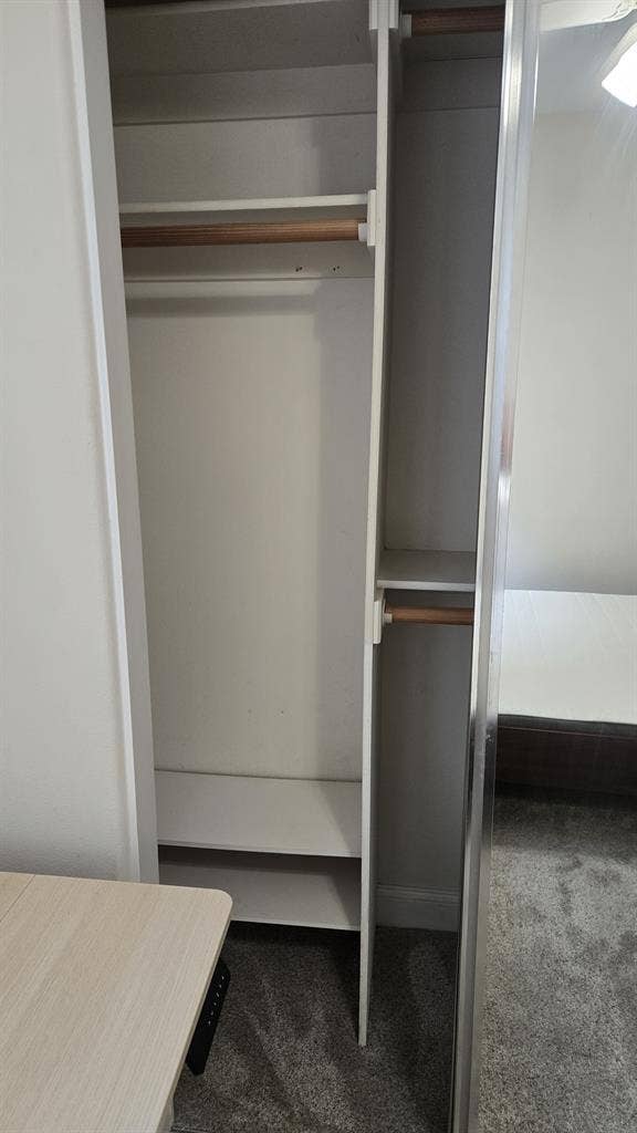 Looking 4 great quite roomie!