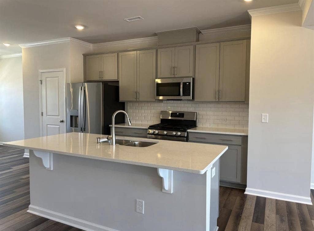 Private room available for rent