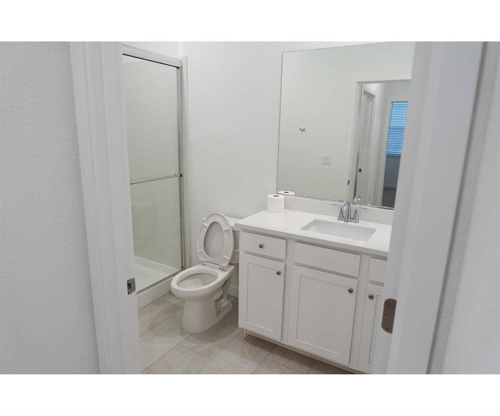 Room w/ Own Bath, utilities incl