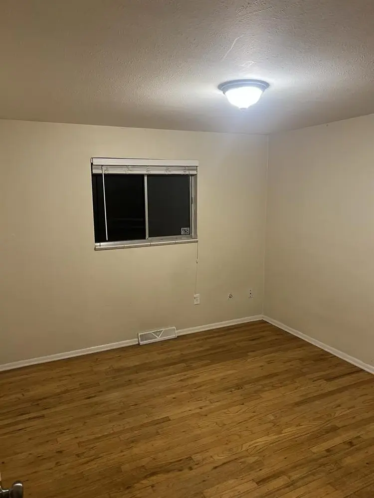 Bedroom available in Centennial!