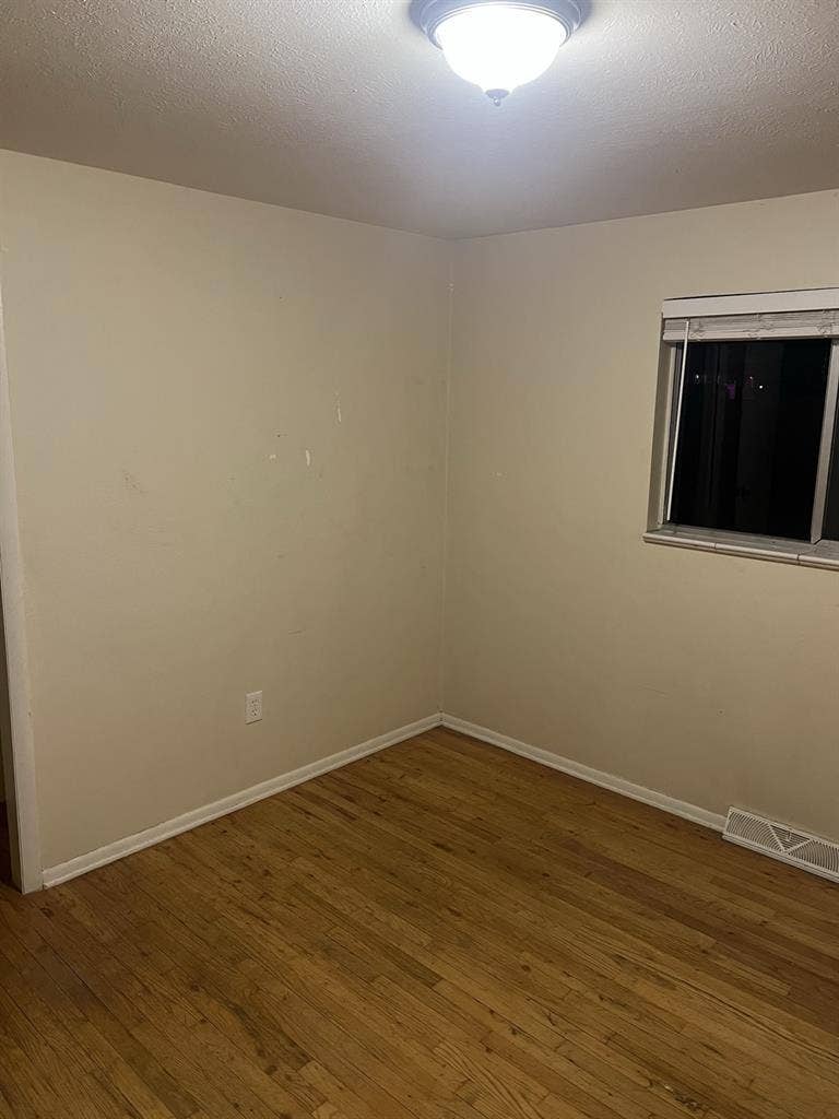 Bedroom available in Centennial!
