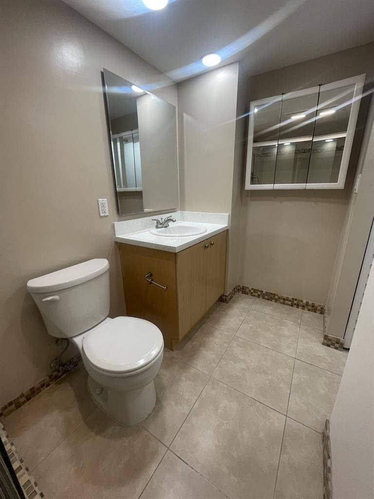 Cozy room for rent- great location