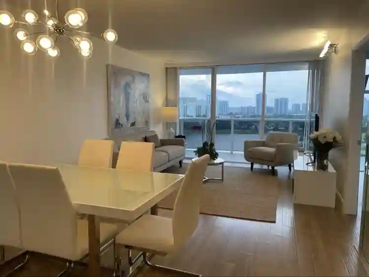 Cozy room for rent- great location