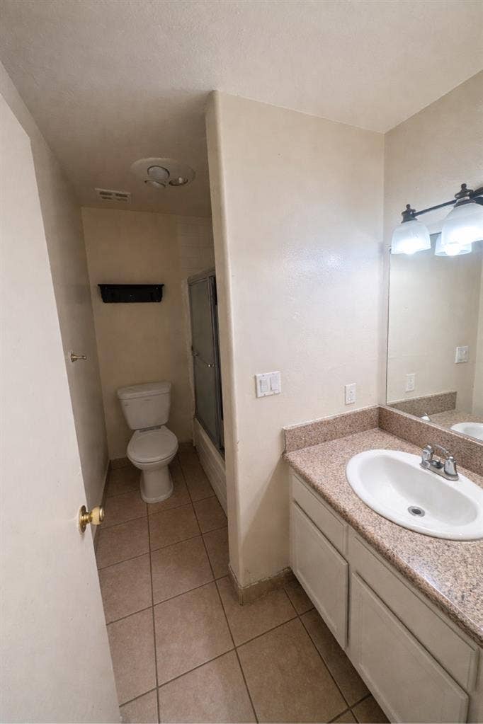 🏠Private Room – Available Feb 1st.