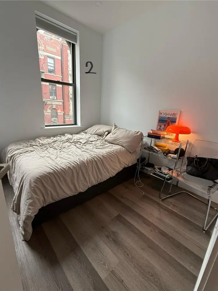 LES Roomate Wanted (Bath)