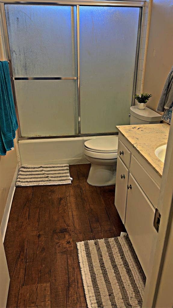 Room for rent town home Lakewood CA