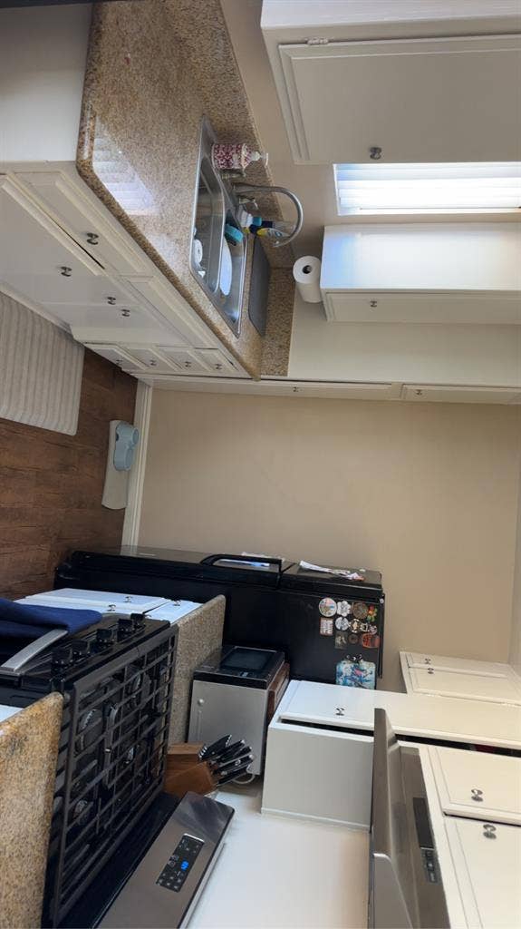 Room for rent town home Lakewood CA