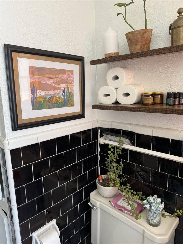 Room for rent in Montrose.