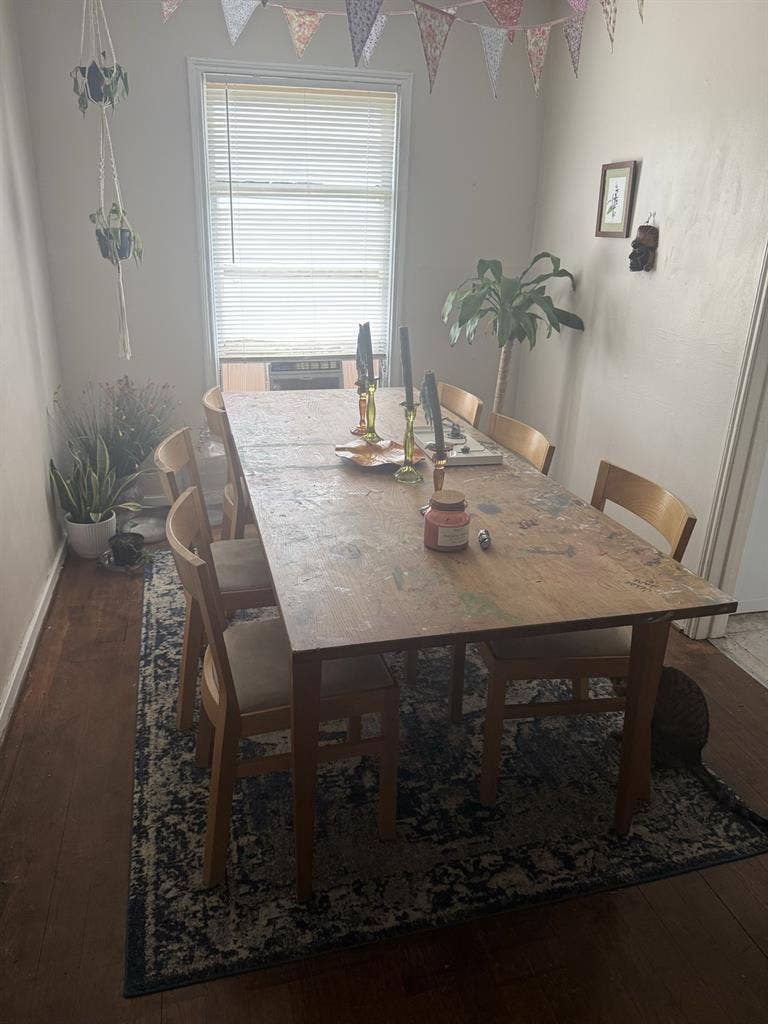 Room for rent in Montrose.