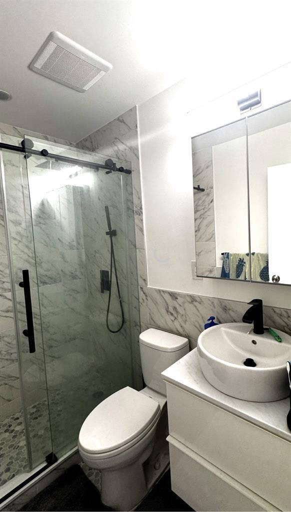 Room for rent in shared apartment