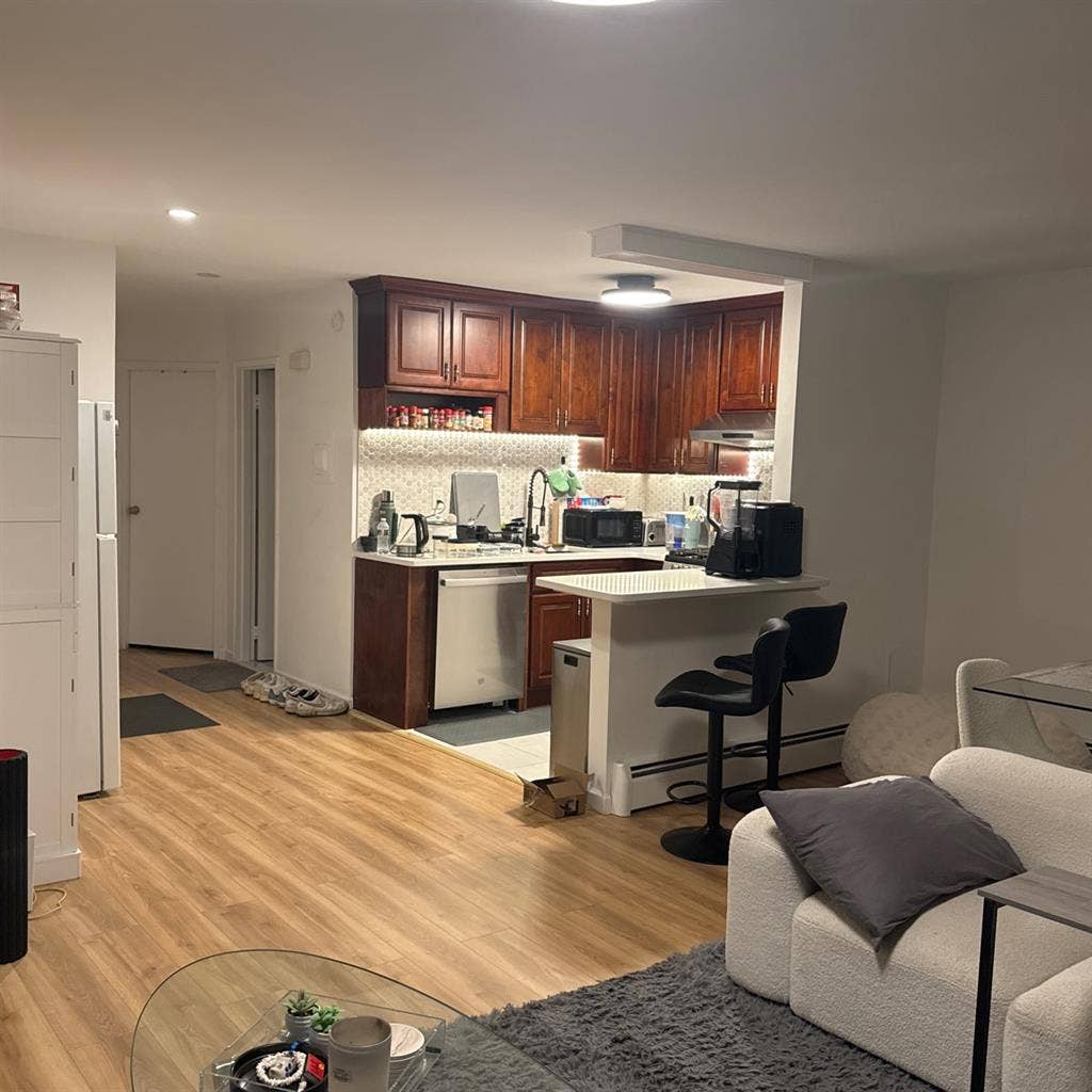 Room for rent in shared apartment
